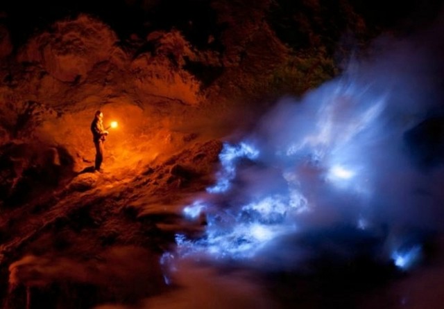 evening blue fire at ijen